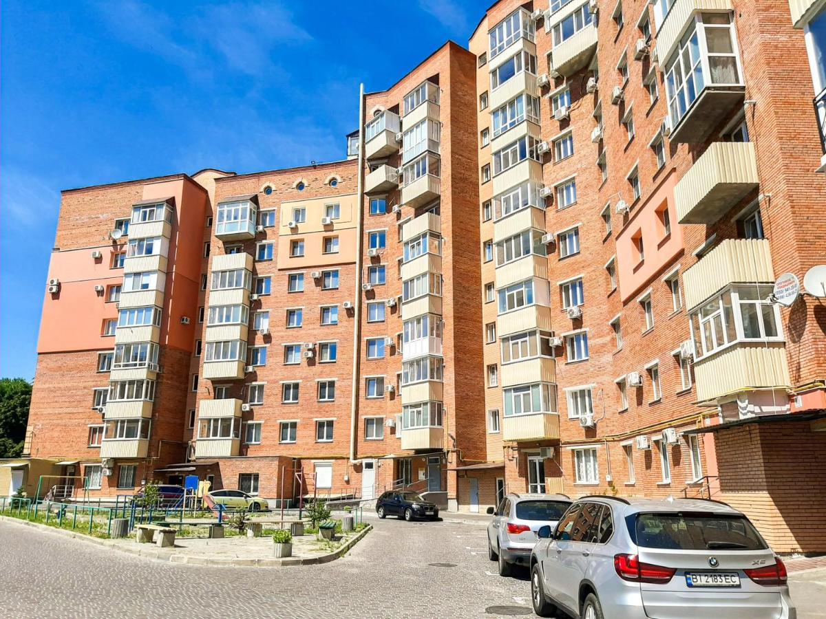 НОВЫЙ дом, в самом ЦЕНТРЕ, свежий ремонт Полтава Екстер'єр фото